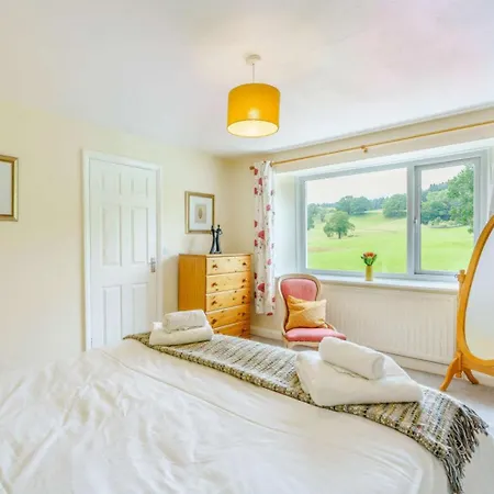 3 Bed In Village Llh40 Casa vacanze