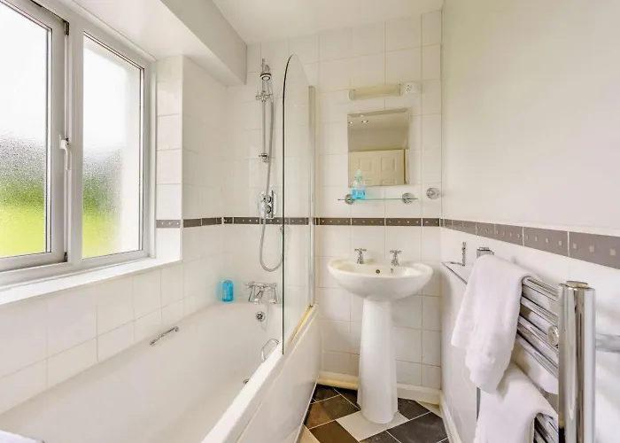 3 Bed In Oc-llh40 霍克斯黑德